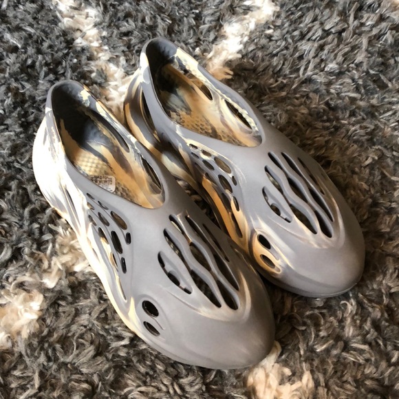 harga yeezy foam runner